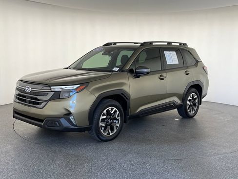 Certified 2025 Subaru Forester Premium AWD/4WD image 10