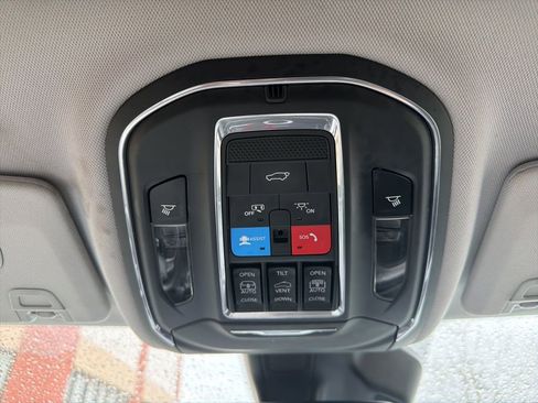 Used 2021 Jeep Grand Cherokee L Limited image 32