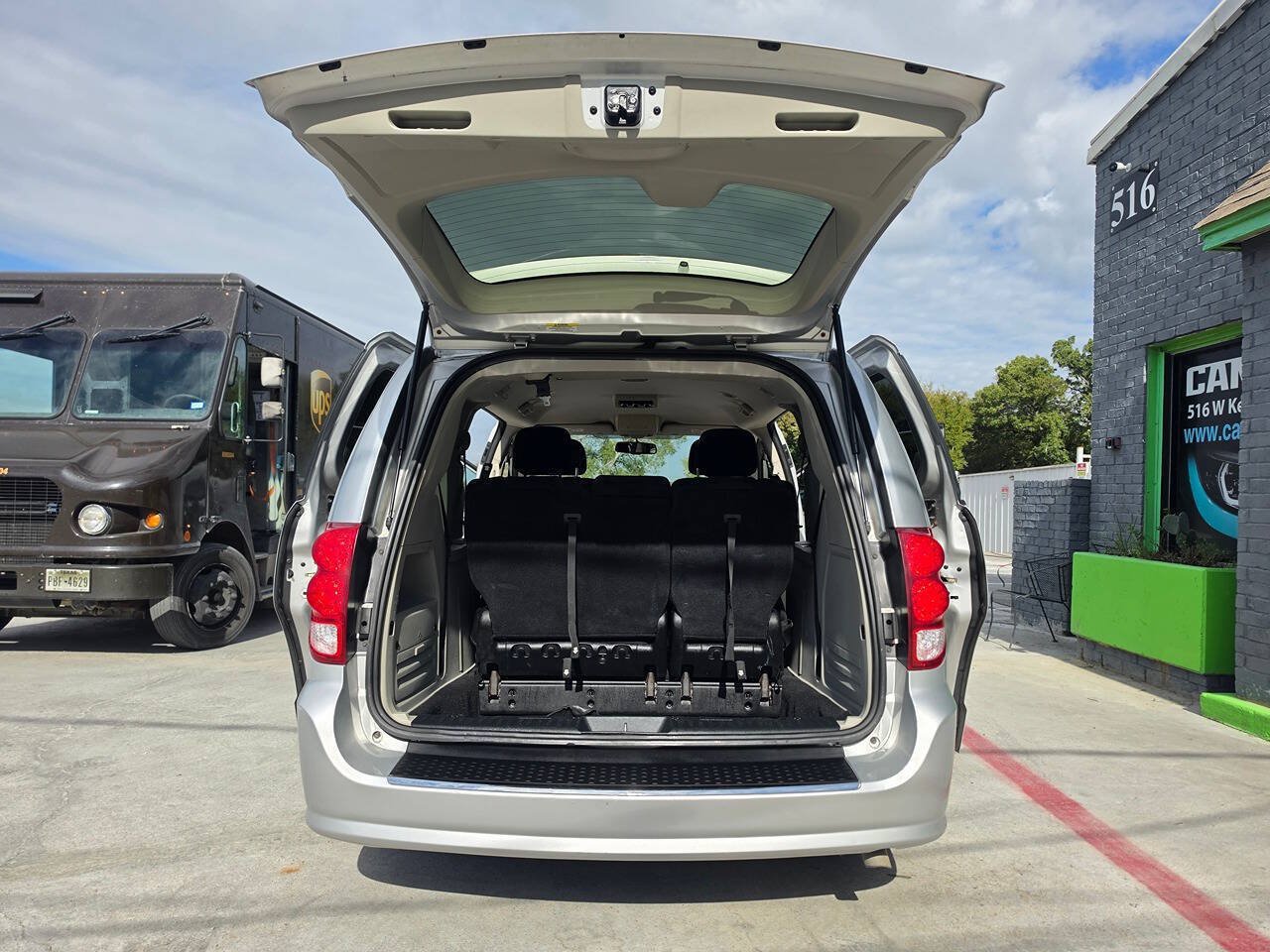 Used 2012 Dodge Grand Caravan SE FWD image 28