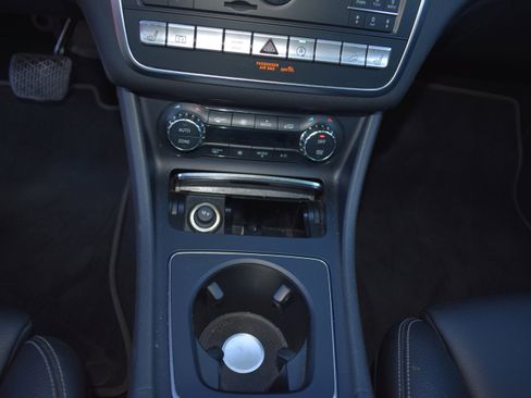 Used 2019 Mercedes-Benz GLA 250 4MATIC image 22