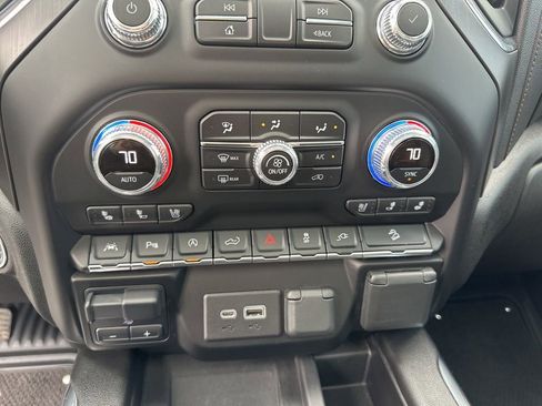 Used 2021 GMC Sierra 1500 AT4 w/ AT4 Value Package AWD/4WD image 21
