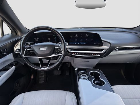 Used 2024 Cadillac Lyriq Luxury AWD/4WD image 14