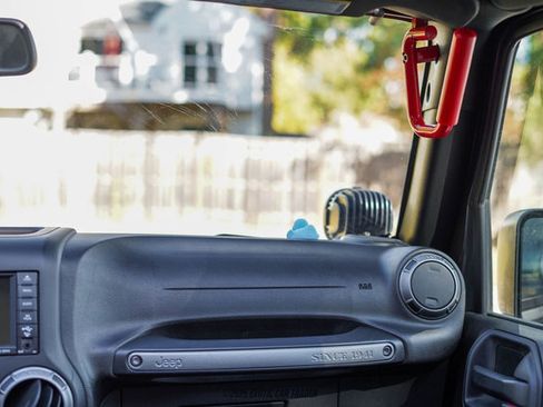 Used 2017 Jeep Wrangler Unlimited Sport w/ Quick Order Package 24S image 34