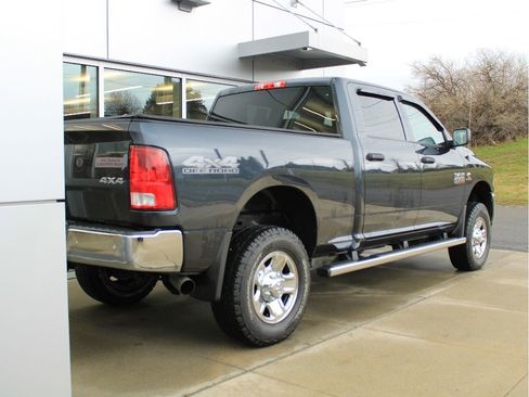 Used 2018 RAM 2500 Tradesman w/ Chrome Appearance Group image 8