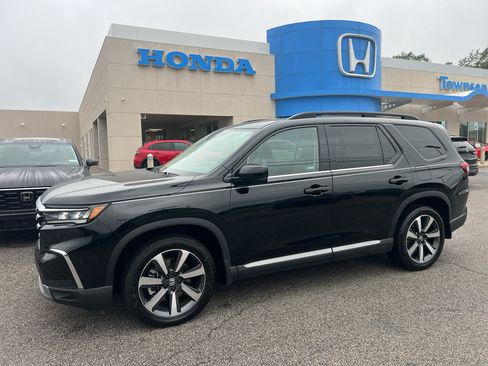 Certified 2024 Honda Pilot Touring image 1