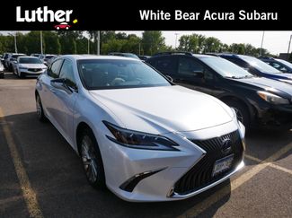 Used 2019 Lexus ES 300h FWD video 1