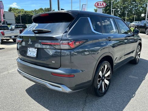 Used 2025 Mitsubishi Outlander SE FWD image 7