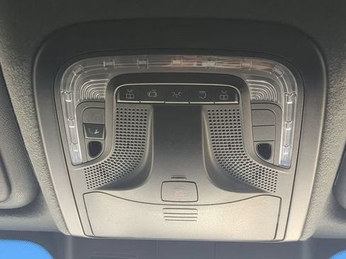 Used 2024 Mercedes-Benz Sprinter 2500 image 22