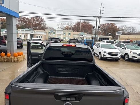 Used 2023 Nissan Frontier SV image 38