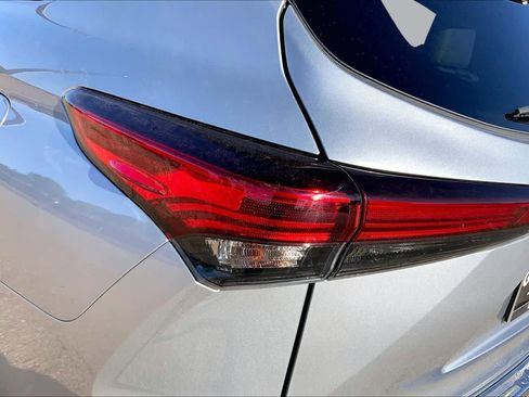 Used 2020 Toyota Highlander Platinum AWD/4WD image 47
