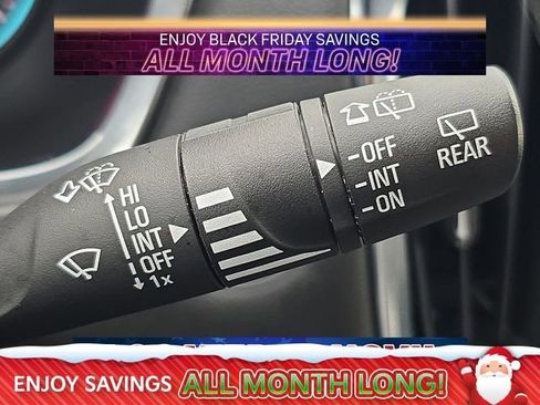 Used 2023 Chevrolet Traverse LT image 4