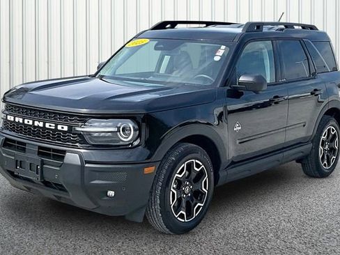 Used 2025 Ford Bronco Sport Outer Banks w/ Outer Banks Tech Package+ AWD/4WD image 2