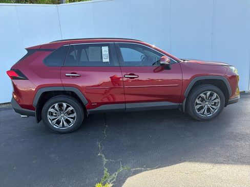 Certified 2022 Toyota RAV4 Limited AWD/4WD image 3