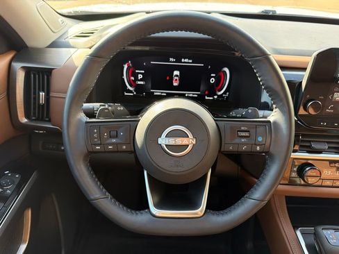 Used 2024 Nissan Pathfinder Platinum AWD/4WD image 23