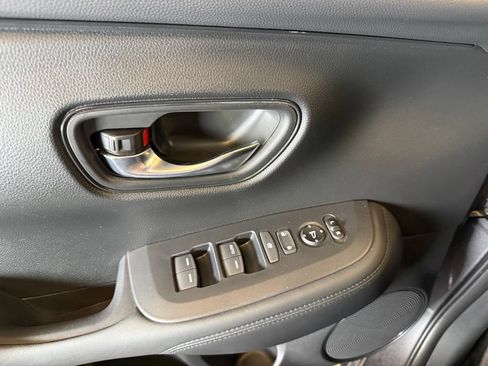 Used 2025 Honda HR-V LX image 19