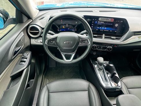 Used 2025 Chevrolet Trax ACTIV w/ Driver Confidence Package FWD image 21
