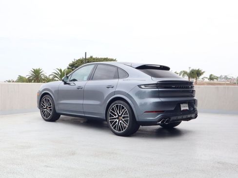 New 2026 Porsche Cayenne Coupe AWD/4WD image 3