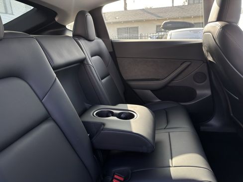 Used 2024 Tesla Model Y Long Range image 35