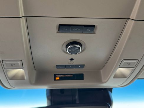 Used 2016 GMC Yukon SLT image 38