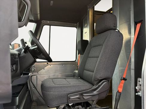 Used 2024 Chevrolet Brightdrop 600 w/ Commercial Equipment Package AWD/4WD image 9