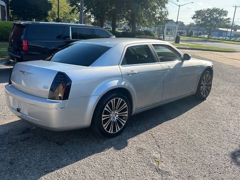 Used 2006 Chrysler 300 Touring w/ Sound Group RWD image 5