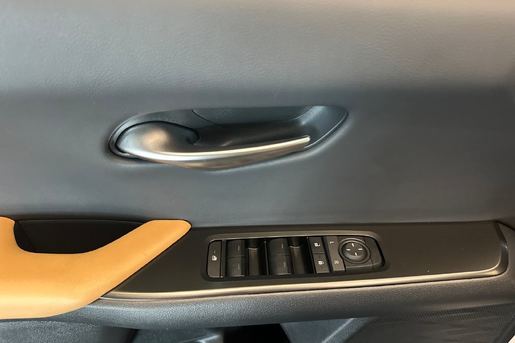 Used 2025 Lexus UX 300h FWD w/ Accessory Package (Z2) image 11