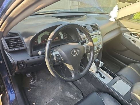 Used 2008 Toyota Camry SE w/ Sport Leather Pkg FWD image 2