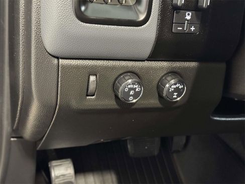 Used 2020 Chevrolet Colorado Z71 w/ Z71 Midnight Edition image 25