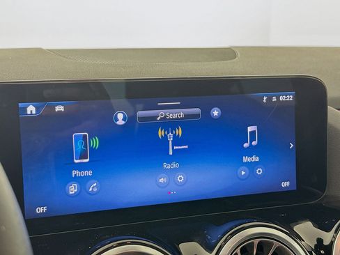 Used 2025 Mercedes-Benz GLA 250 image 16