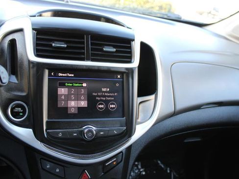 Used 2020 Chevrolet Sonic LT image 25