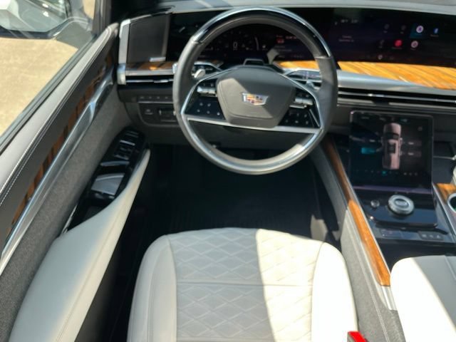 Used 2025 Cadillac Escalade ESV Sport Platinum w/ LPO, Floor Liner Package AWD/4WD image 42