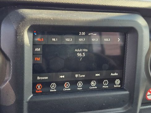 Used 2023 Jeep Gladiator Sport AWD/4WD image 17