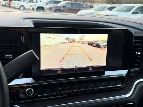 Certified 2025 GMC Sierra 1500 SLT image 10