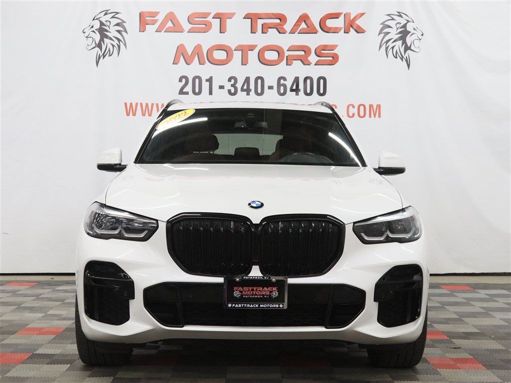 Used 2022 BMW X5 M50i w/ Climate Comfort Package AWD/4WD image 2