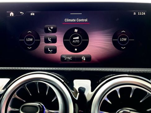 Used 2025 Mercedes-Benz CLA 250 4MATIC image 36