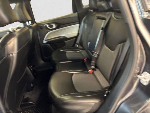 Used 2023 Jeep Compass Latitude w/ Sun and Sound Group AWD/4WD image 14