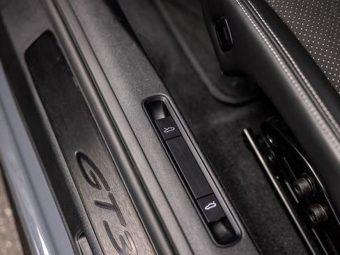 Certified 2022 Porsche 911 GT3 RWD image 53