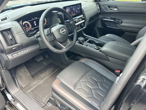 Used 2026 Nissan Pathfinder Platinum AWD/4WD image 15