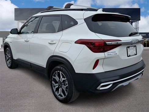 Certified 2023 Kia Seltos EX image 4