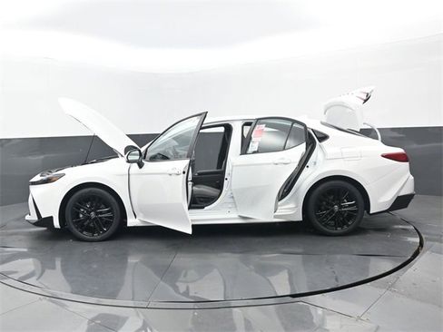 New 2026 Toyota Camry SE image 32