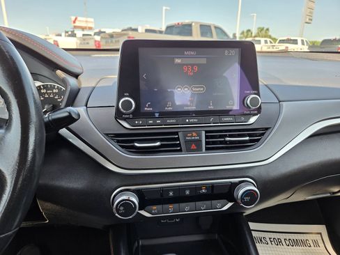 Used 2024 Nissan Altima 2.5 SR FWD image 37