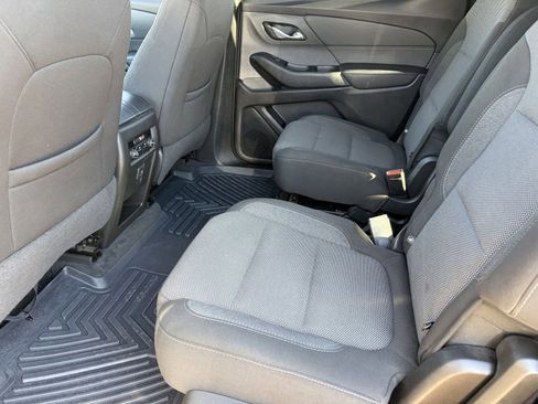 Certified 2023 Chevrolet Traverse LT FWD image 18