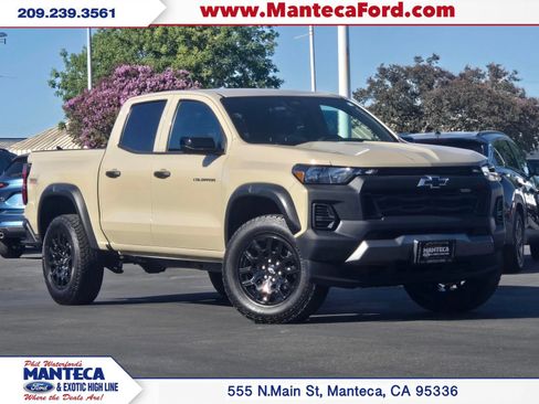 Used 2024 Chevrolet Colorado Trail Boss w/ Technology Package AWD/4WD image 1