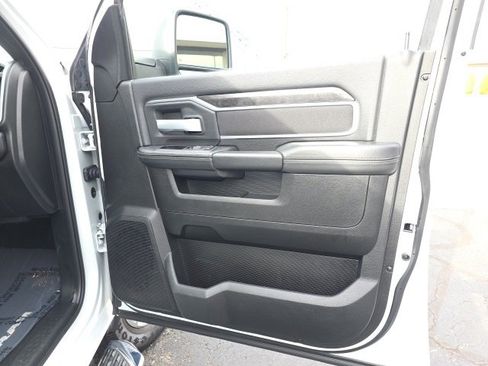 Used 2024 RAM 2500 Big Horn w/ Safety Group image 49