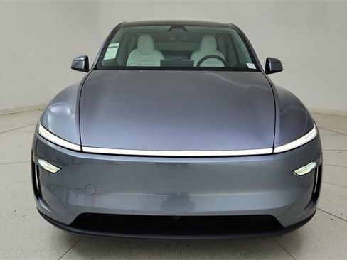 Used 2026 Tesla Model Y 2WD image 13