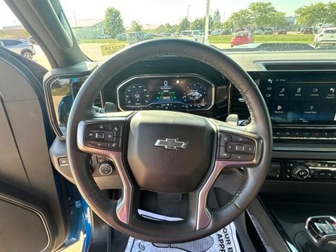 Used 2023 Chevrolet Silverado 1500 ZR2 w/ Technology Package AWD/4WD image 3