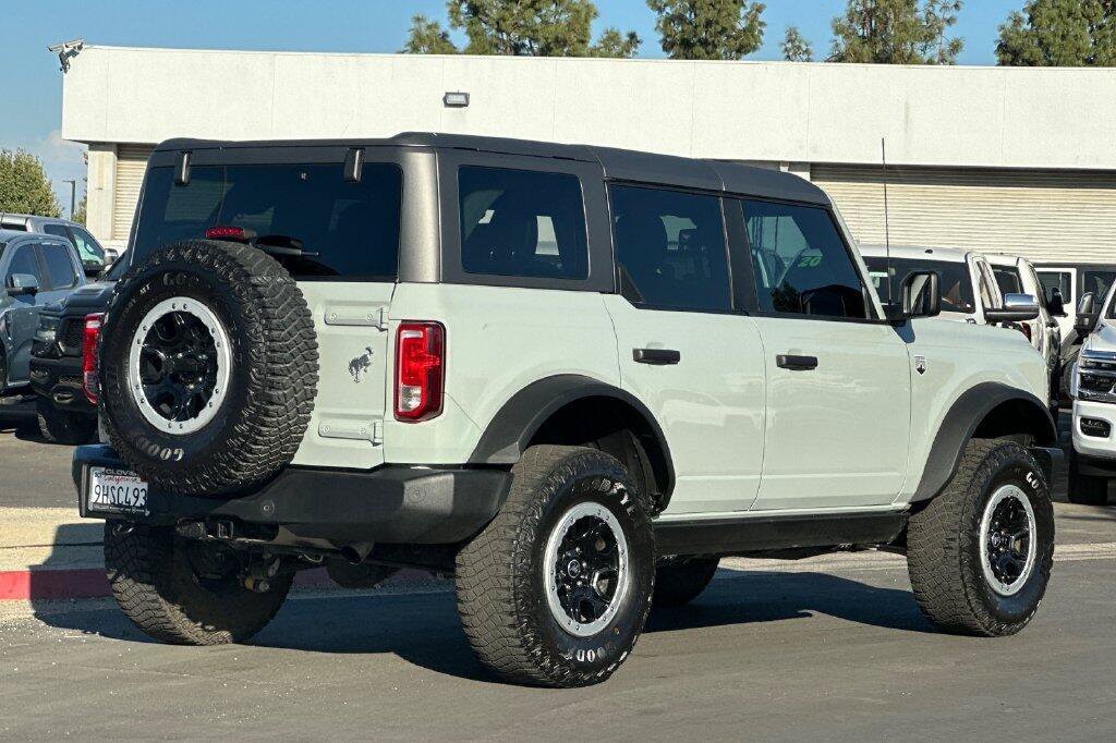 Used 2023 Ford Bronco Big Bend w/ Sasquatch Package AWD/4WD image 4