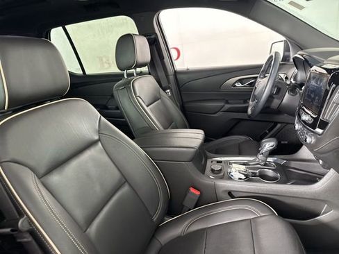 Used 2023 Chevrolet Traverse Premier w/ Redline Edition image 16