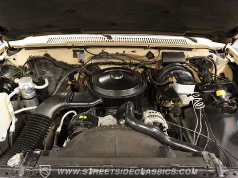 Used 1987 GMC Suburban 2WD image 33