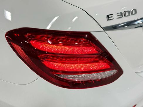 Used 2019 Mercedes-Benz E 300 4MATIC w/ Premium 1 Package image 87